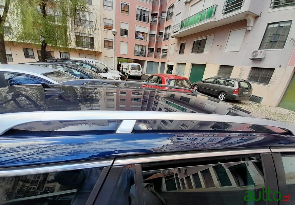 2011' Volkswagen Golf photo #6