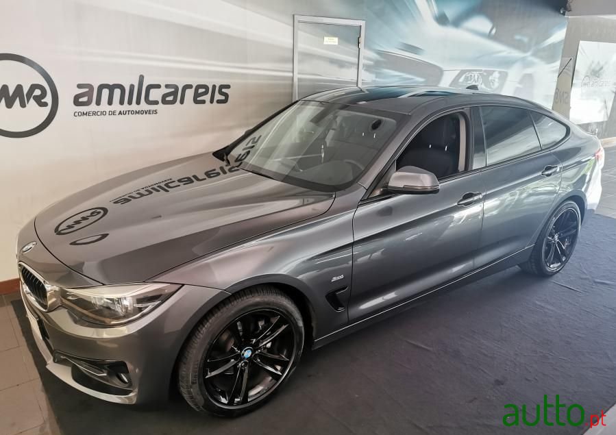 2017' BMW 320 Gran Turismo photo #6