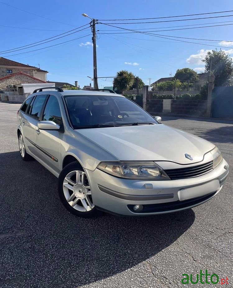2005' Renault Laguna Break photo #1