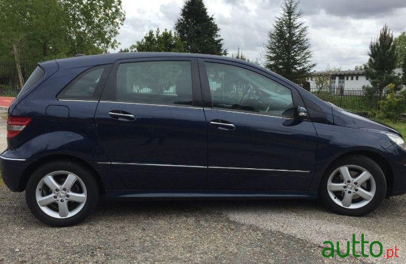 2007' Mercedes-Benz B-200 Cdi photo #2