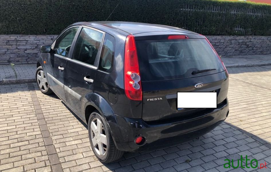 2007' Ford Fiesta photo #2