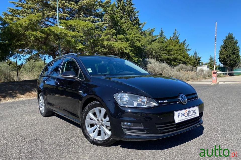 2015' Volkswagen Golf photo #1