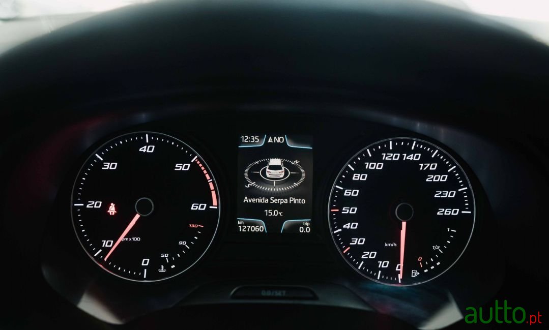 2015' SEAT Leon St photo #5