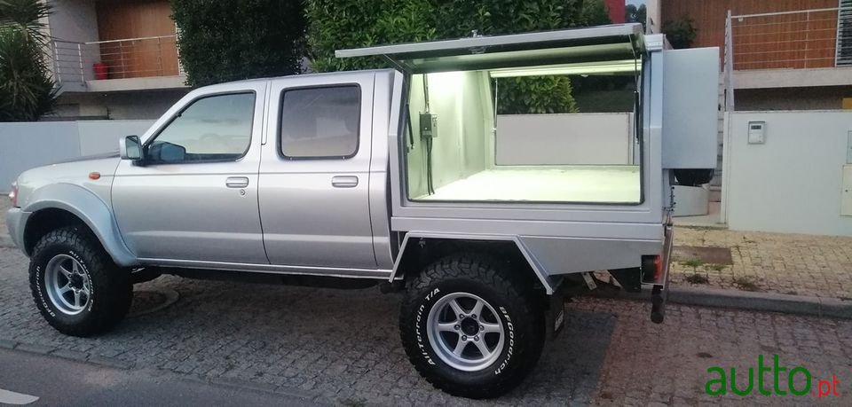 2002' Nissan Navara photo #5