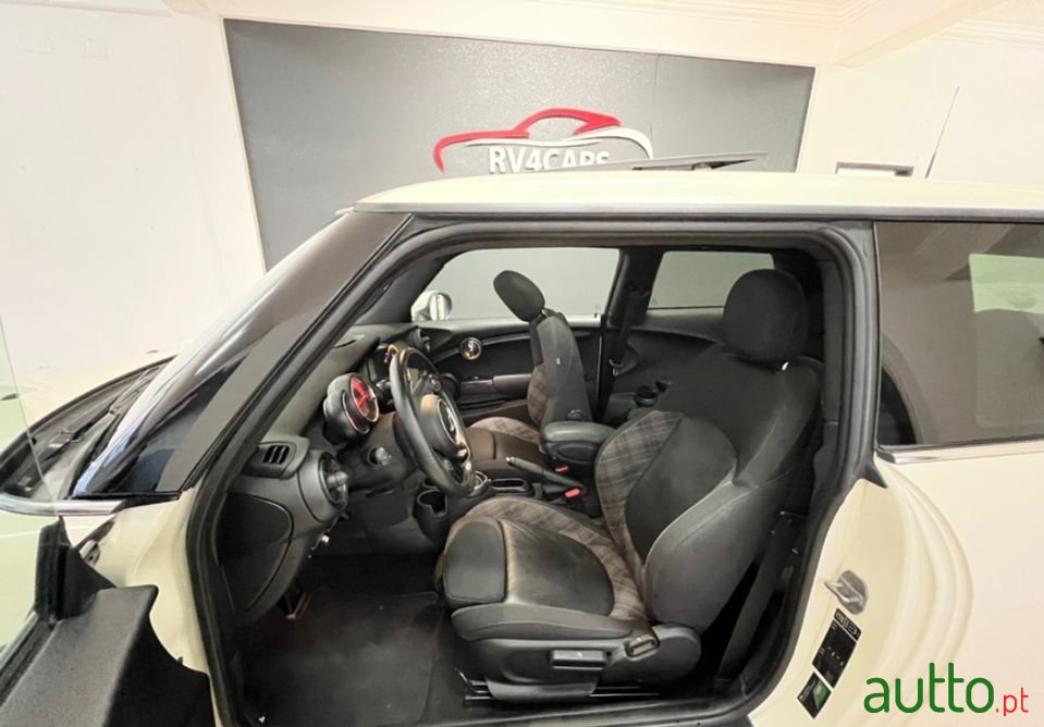 2014' MINI One photo #5