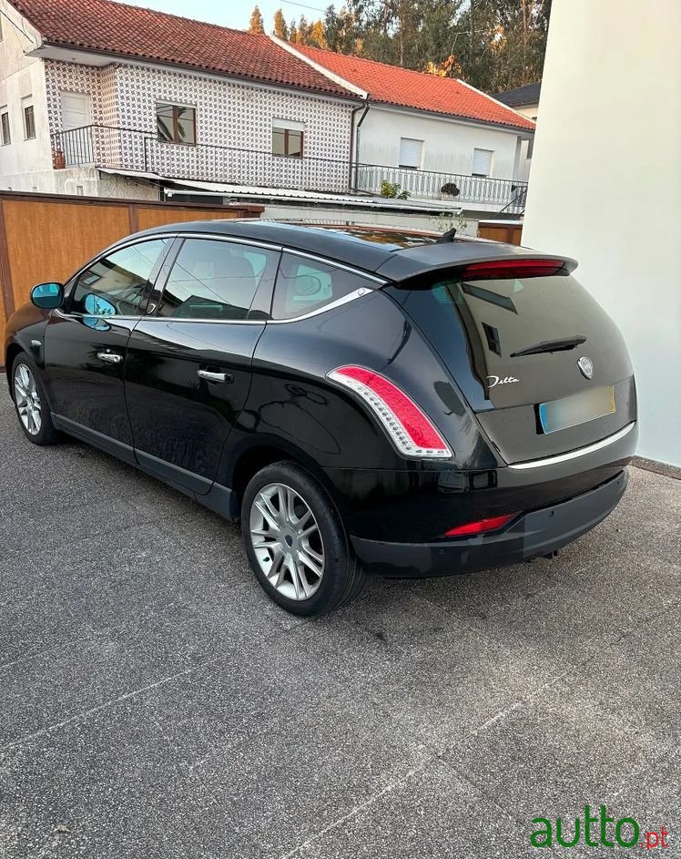 2010' Lancia Delta photo #2