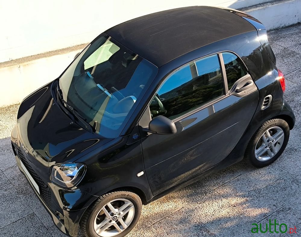 2021' Smart Fortwo Coupé photo #3