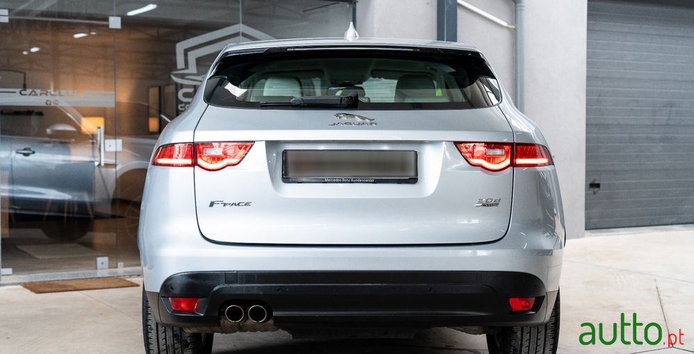 2018' Jaguar F-Pace 2.0 I4D Pure Awd photo #6