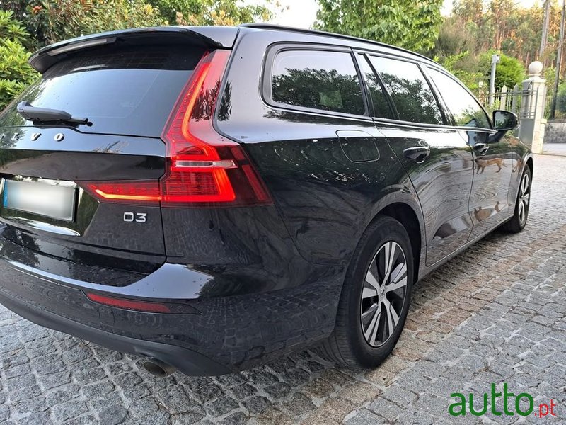 2019' Volvo V60 2.0 D3 photo #2