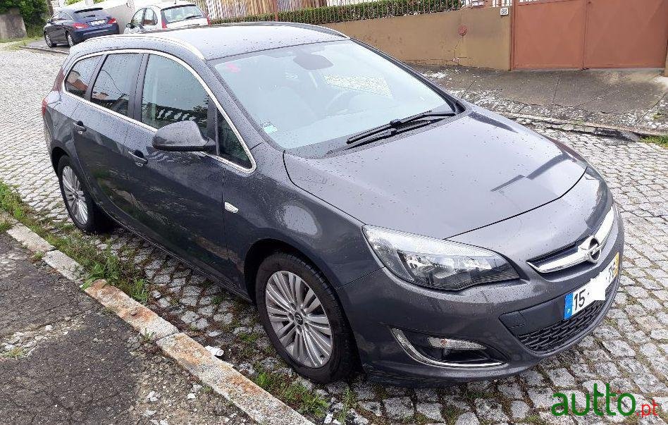 2014' Opel Astra Sport Tourer photo #1