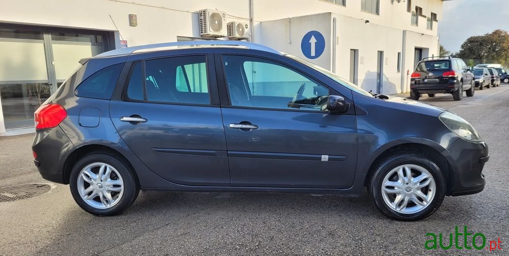 2008' Renault Clio Break photo #6