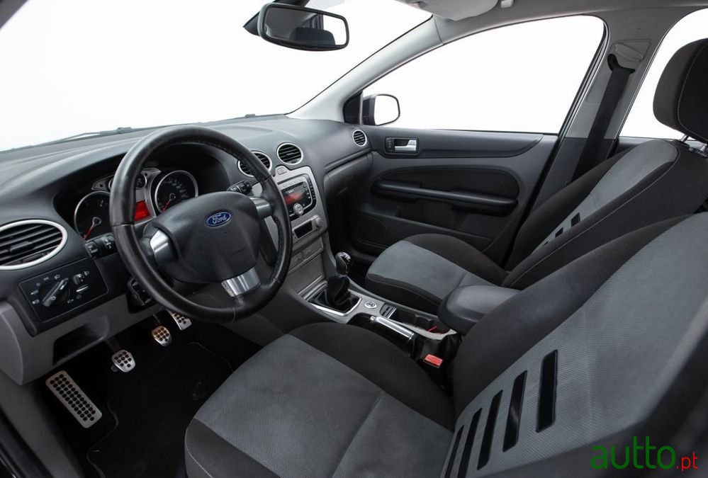 2009' Ford Focus photo #6