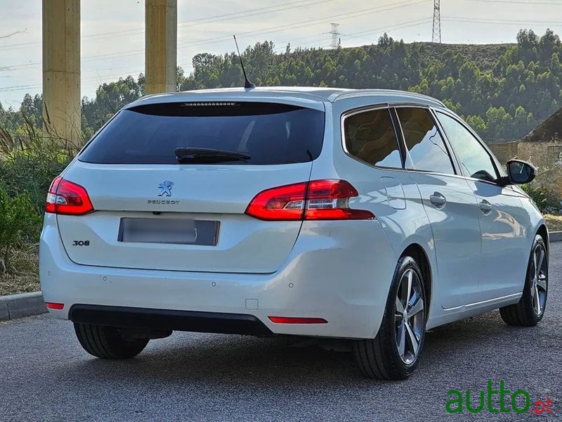 2019' Peugeot 308 Sw photo #2