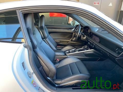 2017' Porsche 911 photo #4