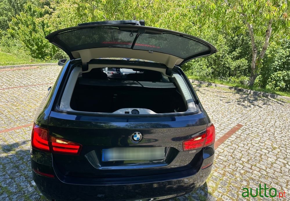 2011' BMW 520 D Touring Aut. photo #6