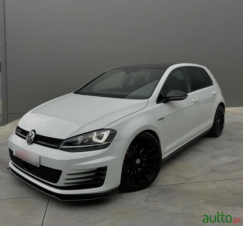 2014' Volkswagen Golf 2.0 Tdi Gtd photo #1