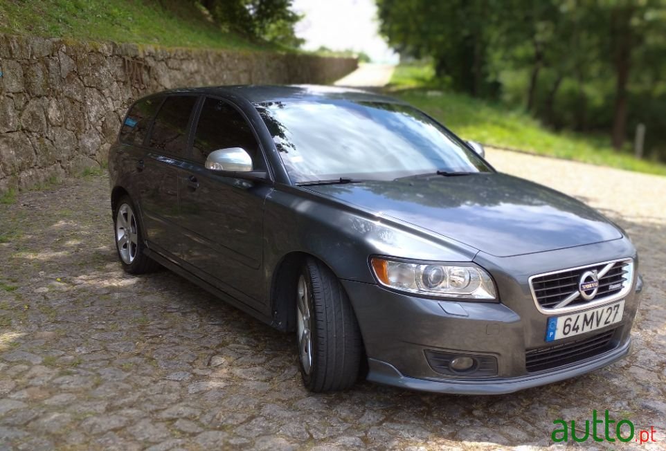 2011' Volvo V50 photo #4