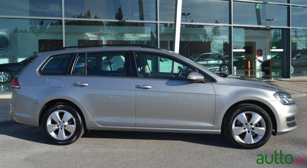 2014' Volkswagen Golf Variant 1.6 TDi Trendline photo #2
