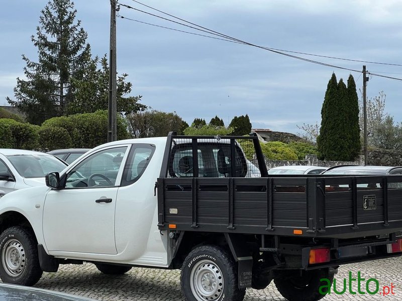 2015' Mitsubishi L200 photo #5