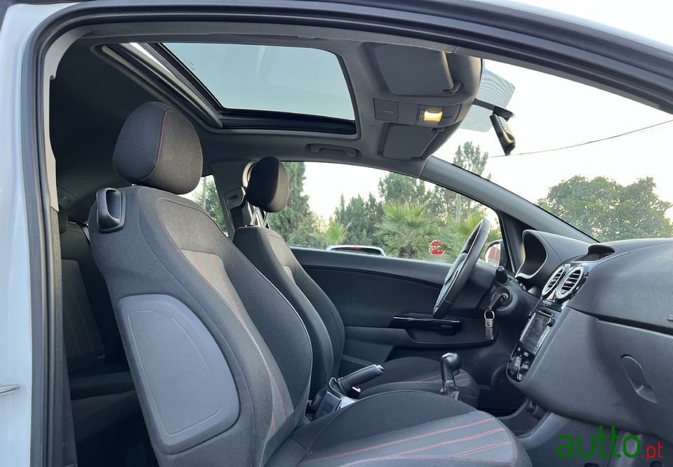 2013' Opel Corsa photo #5