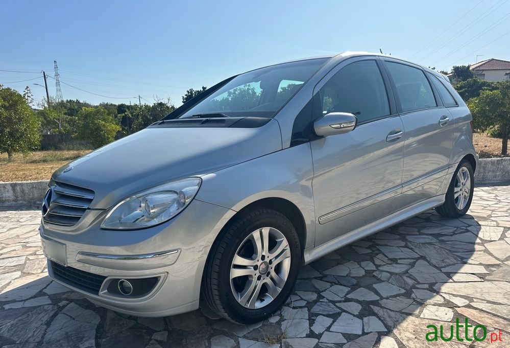 2009' Mercedes-Benz Classe B photo #1