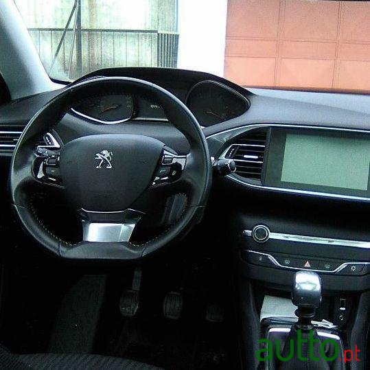 2014' Peugeot 308 Sw photo #2