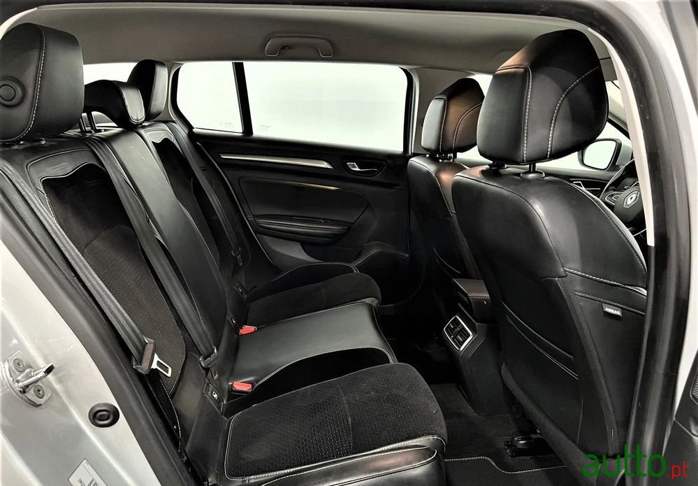 2017' Renault Megane Sport Tourer photo #6