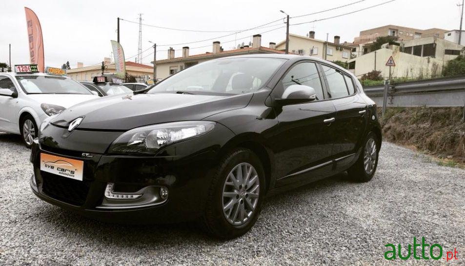 2013' Renault Megane photo #1