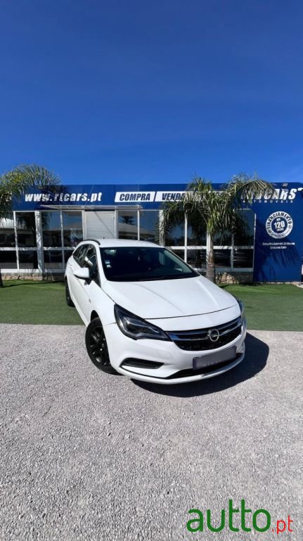 2018' Opel Astra Sports Tourer photo #1