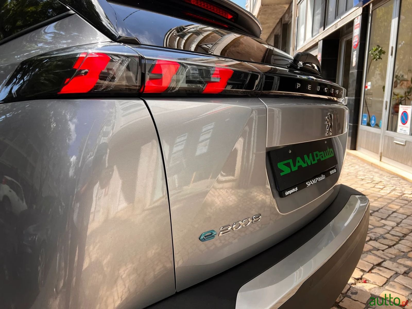 2022' Peugeot e-2008 photo #5