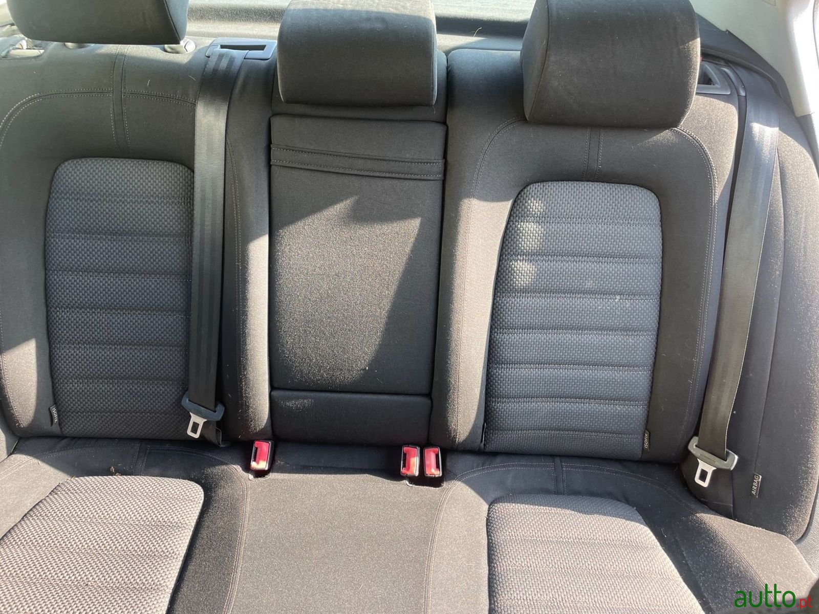 2008' Volkswagen Passat photo #5