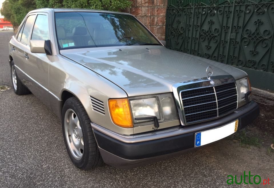 1992' Mercedes-Benz 300 photo #1