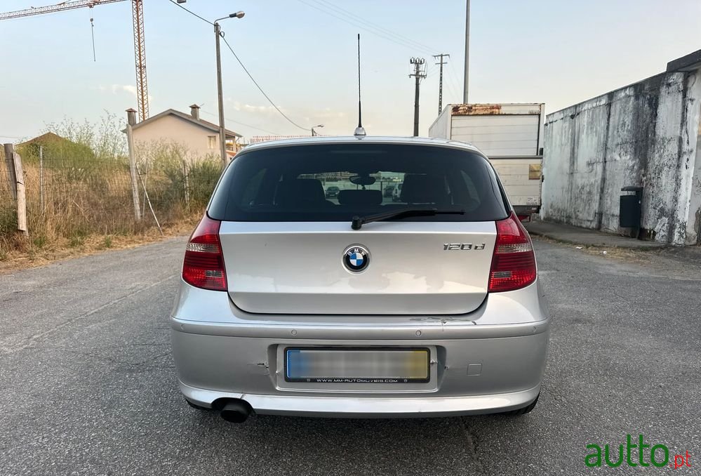 2008' BMW Série 1 D photo #5