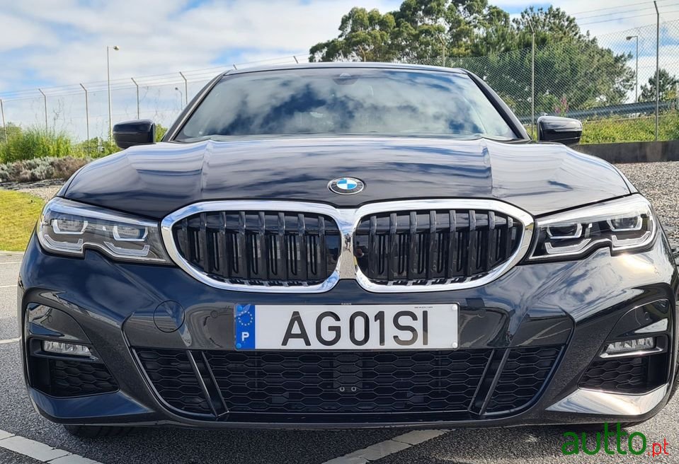 2021' BMW 320 photo #1