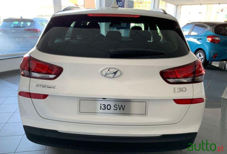 2020' Hyundai I30 Sw photo #2