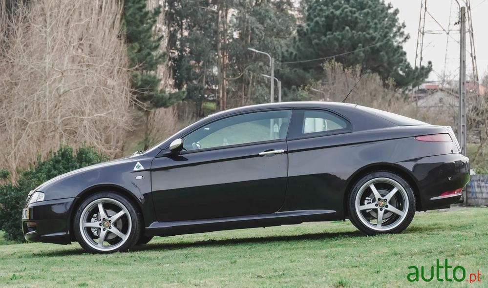 2007' Alfa Romeo GT 1.9 Jtd M-Jet Q2 photo #4