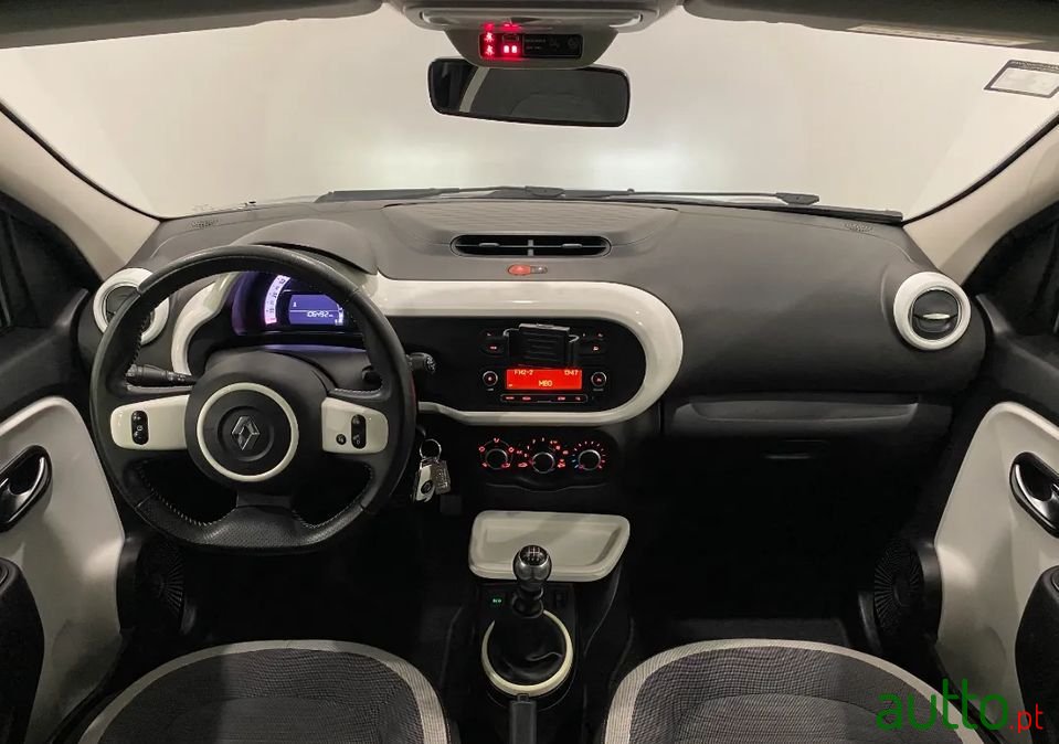 2015' Renault Twingo Sport photo #6