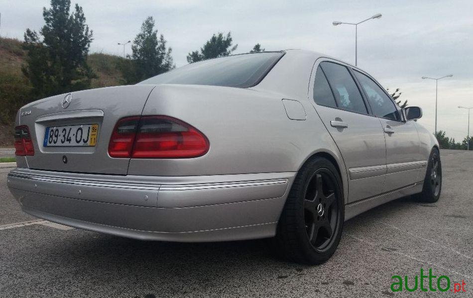 1999' Mercedes-Benz E-200 Avantgard photo #1