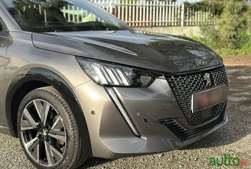 2022' Peugeot 208 photo #2