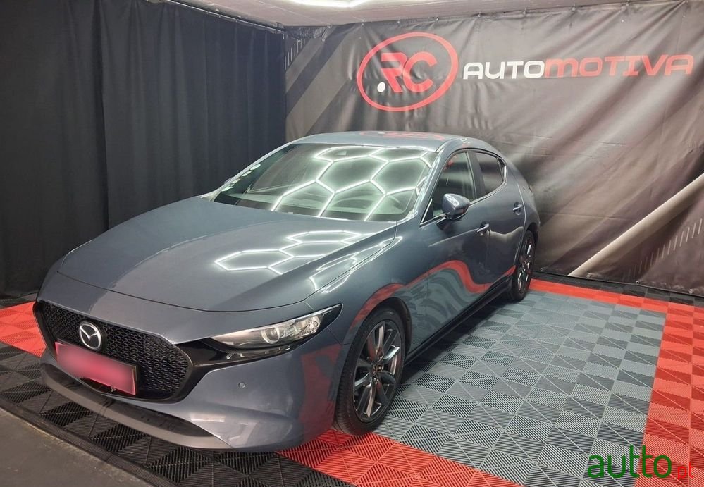 2019' Mazda 3 Hatchback photo #3