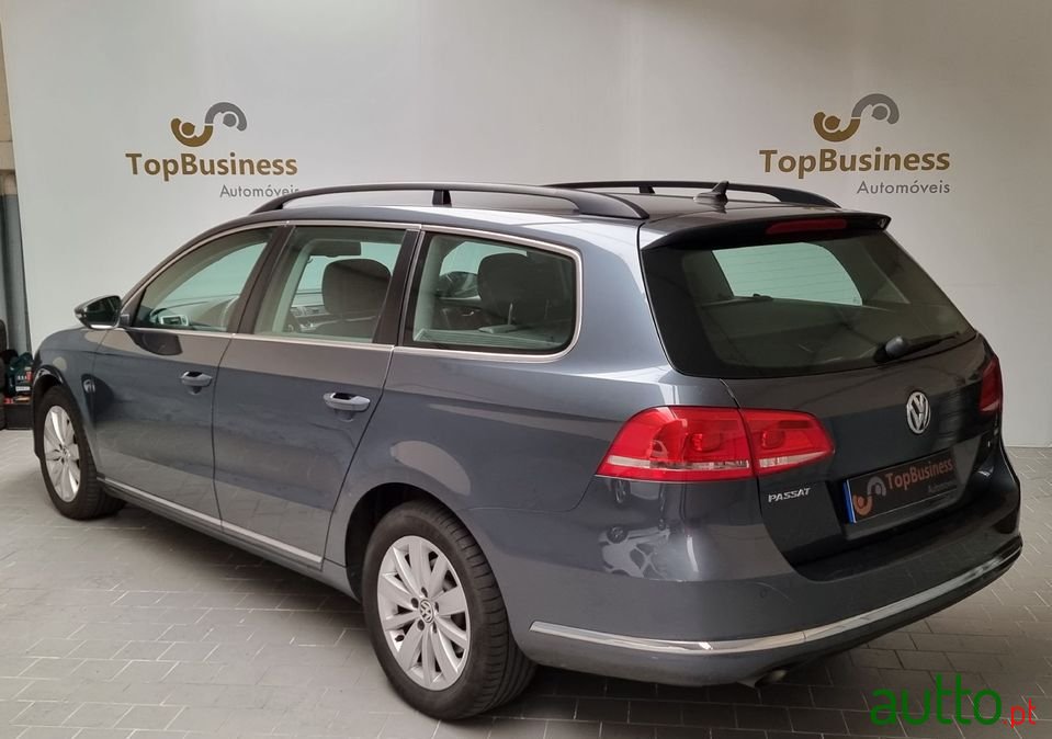 2014' Volkswagen Passat Variant photo #2