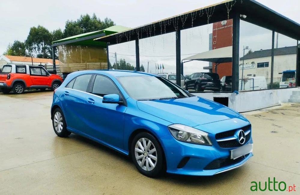 2017' Mercedes-Benz Classe A D photo #2