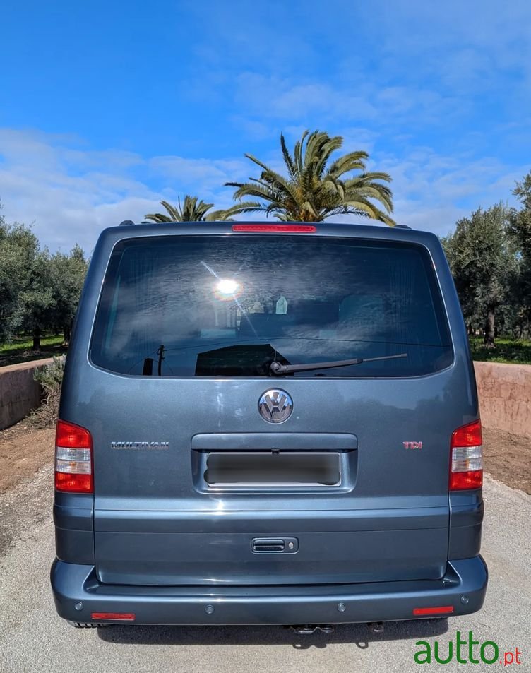 2007' Volkswagen Multivan photo #6
