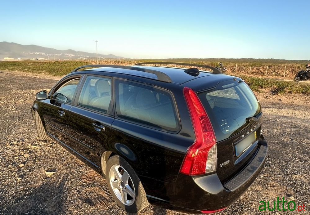 2009' Volvo V50 1.6 D Drive photo #2