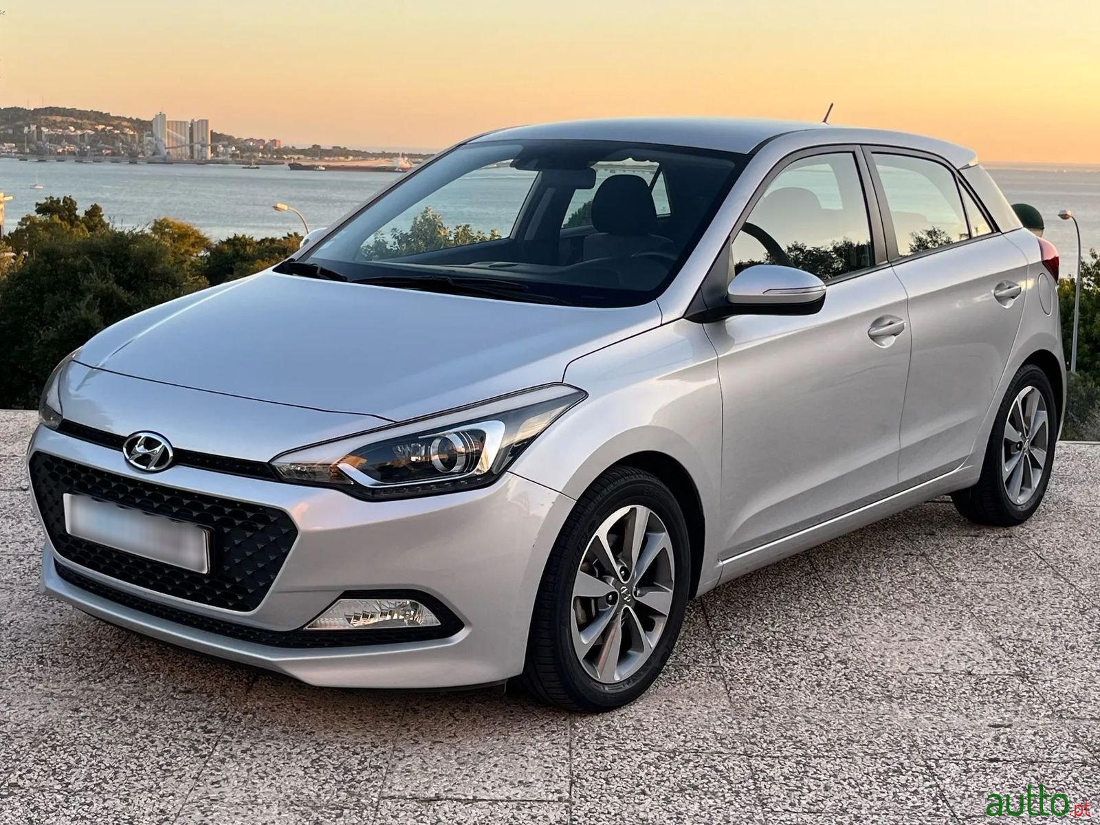 2015' Hyundai i20 photo #1