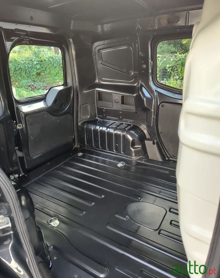 2018' Fiat Fiorino photo #6