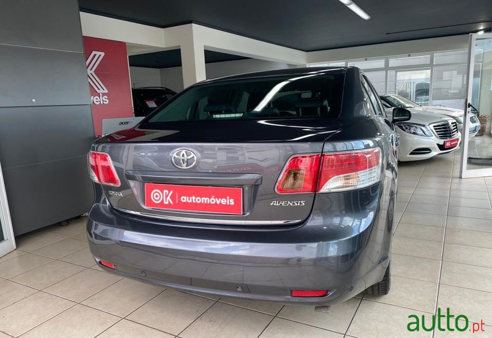2010' Toyota Avensis photo #6
