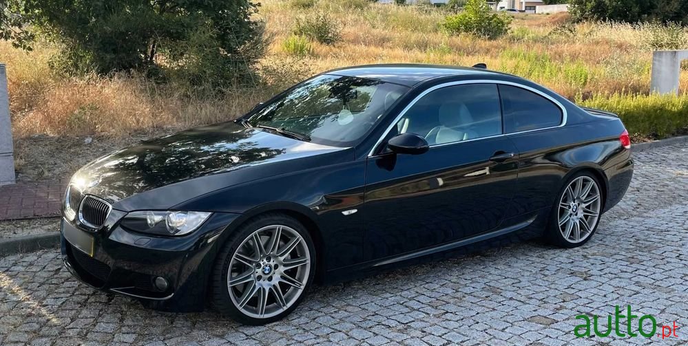 2007' BMW 330 D Auto photo #1