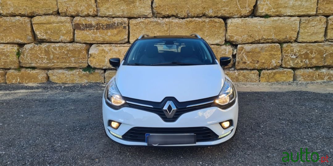 2017' Renault Clio Sport Tourer photo #5