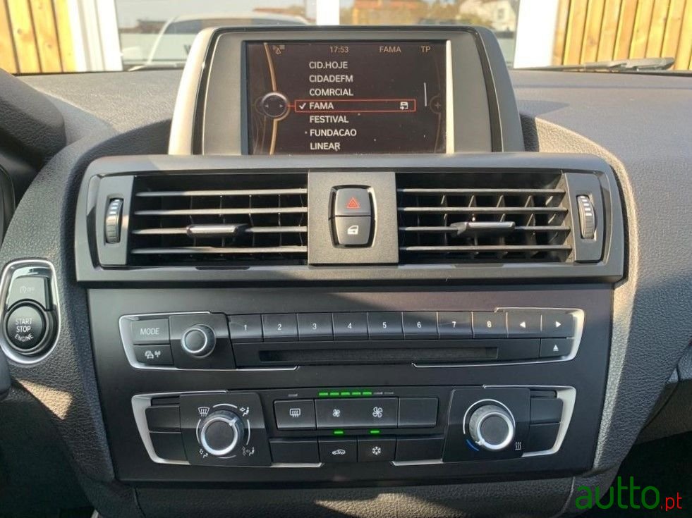 2011' BMW 118 photo #6